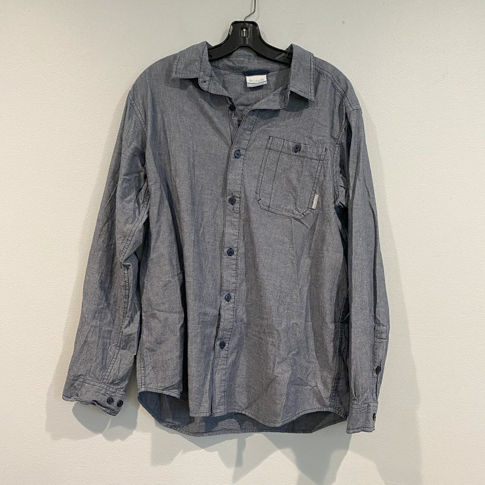 Mens Columbia Button Down - Size Medium